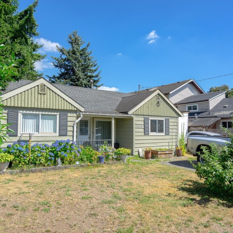 Photo 1 at 11618 203 Street, Southwest Maple Ridge, Maple Ridge Photo 1 at 11618 203 Street, Southwest Maple Ridge, Maple Ridge