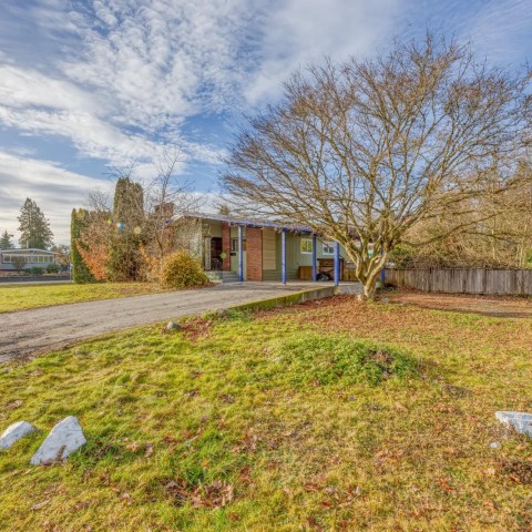 Photo 3 at 11939 Dover Street, West Central, Maple Ridge Photo 3 at 11939 Dover Street, West Central, Maple Ridge