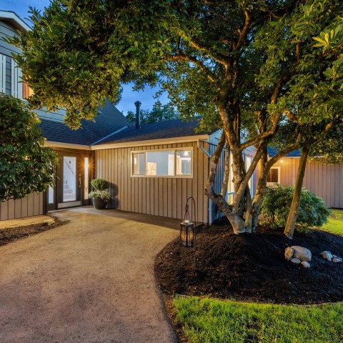 Photo 3 at 22806 Rennie Avenue, Fort Langley, Langley Photo 3 at 22806 Rennie Avenue, Fort Langley, Langley