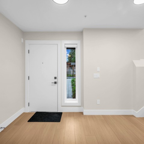 Photo 4 at 4 - 11384 207th Street, Southwest Maple Ridge, Maple Ridge Photo 4 at 4 - 11384 207th Street, Southwest Maple Ridge, Maple Ridge