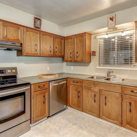 Photo 7 at 23979 118 Avenue, Cottonwood MR, Maple Ridge Photo 7 at 23979 118 Avenue, Cottonwood MR, Maple Ridge