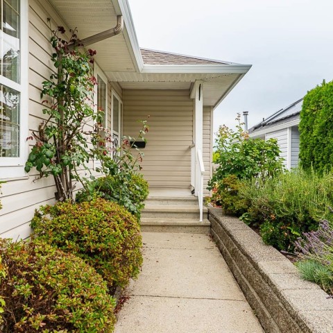 Photo 2 at 22081 124 Avenue, West Central, Maple Ridge Photo 2 at 22081 124 Avenue, West Central, Maple Ridge