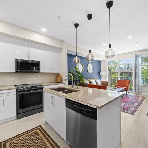 Photo 4 at 2 - 11282 Cottonwood Drive, Cottonwood MR, Maple Ridge Photo 4 at 2 - 11282 Cottonwood Drive, Cottonwood MR, Maple Ridge