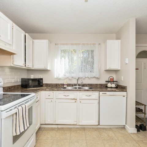 Photo 12 at 12123 Schmidt Crescent, Northwest Maple Ridge, Maple Ridge Photo 12 at 12123 Schmidt Crescent, Northwest Maple Ridge, Maple Ridge