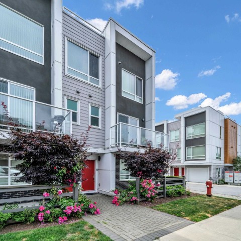 Photo 3 at 1 - 19628 55a Avenue, Langley City, Langley Photo 3 at 1 - 19628 55a Avenue, Langley City, Langley