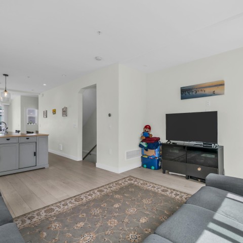 Photo 9 at 1 - 19628 55a Avenue, Langley City, Langley Photo 9 at 1 - 19628 55a Avenue, Langley City, Langley