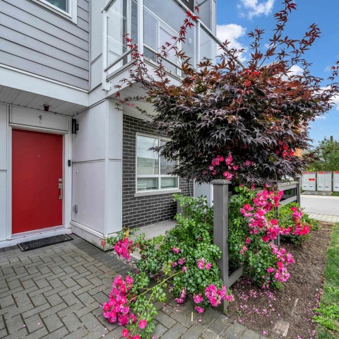 Photo 4 at 1 - 19628 55a Avenue, Langley City, Langley Photo 4 at 1 - 19628 55a Avenue, Langley City, Langley