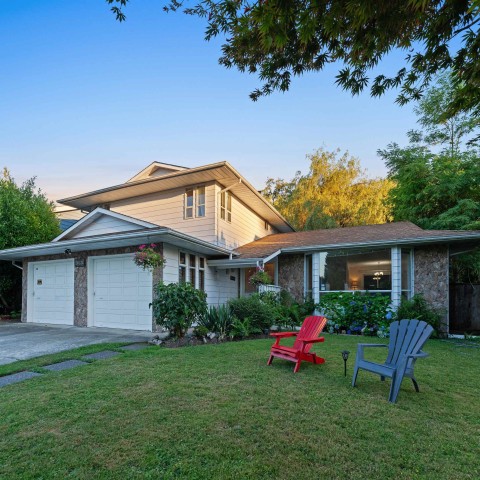 Photo 3 at 21034 Barker Avenue, Southwest Maple Ridge, Maple Ridge Photo 3 at 21034 Barker Avenue, Southwest Maple Ridge, Maple Ridge