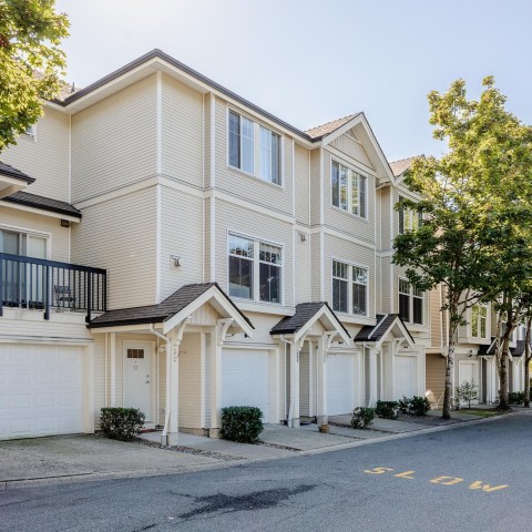 Photo 3 at 27 - 21535 88 Avenue, Walnut Grove, Langley Photo 3 at 27 - 21535 88 Avenue, Walnut Grove, Langley