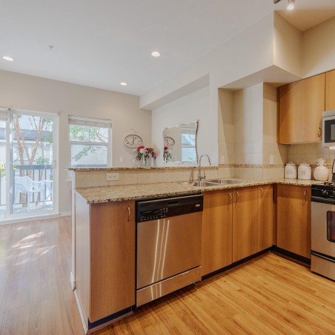 Photo 5 at 27 - 21535 88 Avenue, Walnut Grove, Langley Photo 5 at 27 - 21535 88 Avenue, Walnut Grove, Langley