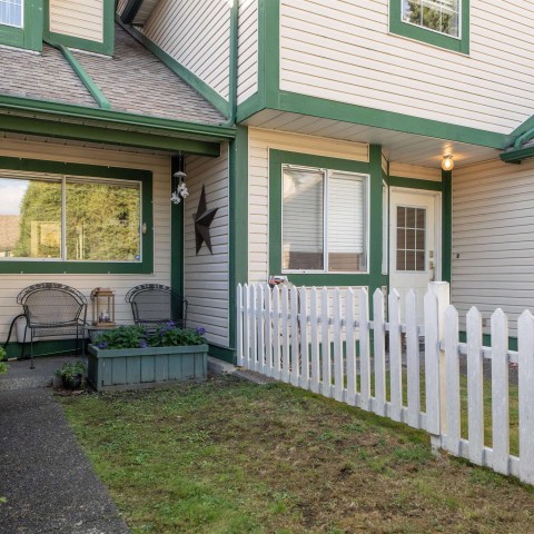 Photo 3 at 205 - 20675 118 Avenue, Southwest Maple Ridge, Maple Ridge Photo 3 at 205 - 20675 118 Avenue, Southwest Maple Ridge, Maple Ridge