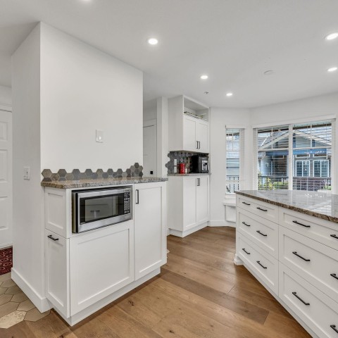 Photo 5 at 18 - 20222 96 Avenue, Walnut Grove, Langley Photo 5 at 18 - 20222 96 Avenue, Walnut Grove, Langley