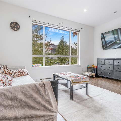 Photo 4 at 13 - 19752 55a Avenue, Langley City, Langley Photo 4 at 13 - 19752 55a Avenue, Langley City, Langley