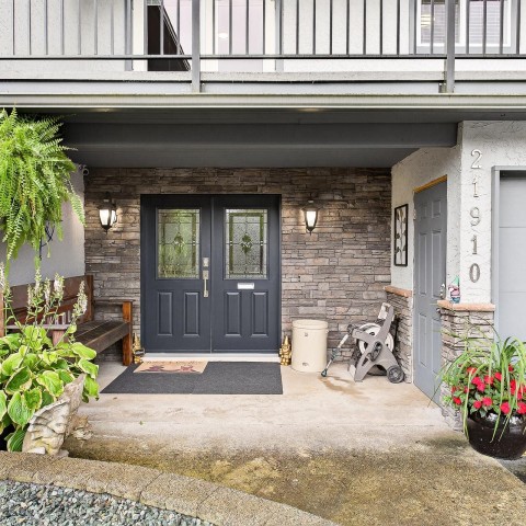 Photo 3 at 21910 Wicklow Way, West Central, Maple Ridge Photo 3 at 21910 Wicklow Way, West Central, Maple Ridge