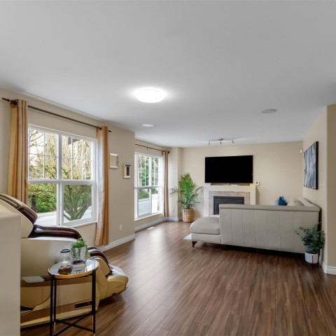 Photo 4 at 11469 207 Street, Southwest Maple Ridge, Maple Ridge Photo 4 at 11469 207 Street, Southwest Maple Ridge, Maple Ridge