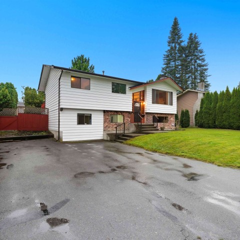 Photo 2 at 22970 Storey Avenue, East Central, Maple Ridge Photo 2 at 22970 Storey Avenue, East Central, Maple Ridge