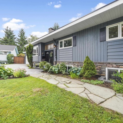Photo 3 at 21554 Berry Avenue, West Central, Maple Ridge Photo 3 at 21554 Berry Avenue, West Central, Maple Ridge