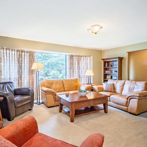 Photo 5 at 21056 Barker Avenue, Southwest Maple Ridge, Maple Ridge Photo 5 at 21056 Barker Avenue, Southwest Maple Ridge, Maple Ridge