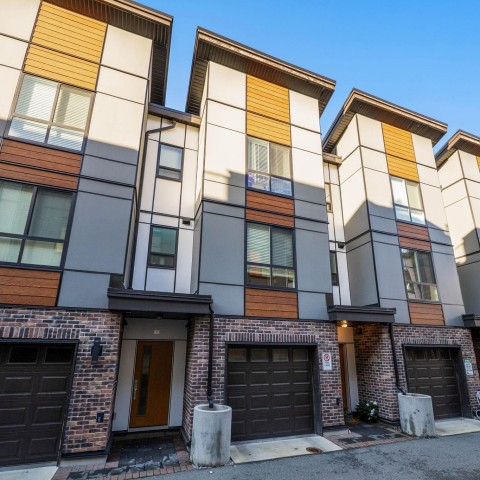 Photo 2 at 18 - 19789 55 Avenue, Langley City, Langley Photo 2 at 18 - 19789 55 Avenue, Langley City, Langley