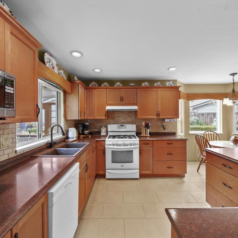 Photo 13 at 23382 124a Avenue, East Central, Maple Ridge Photo 13 at 23382 124a Avenue, East Central, Maple Ridge