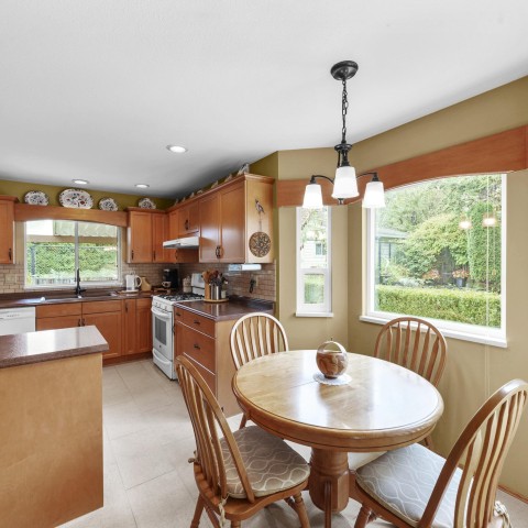 Photo 9 at 23382 124a Avenue, East Central, Maple Ridge Photo 9 at 23382 124a Avenue, East Central, Maple Ridge