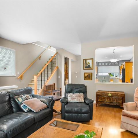 Photo 5 at 23635 Dewdney Trunk Road, East Central, Maple Ridge Photo 5 at 23635 Dewdney Trunk Road, East Central, Maple Ridge