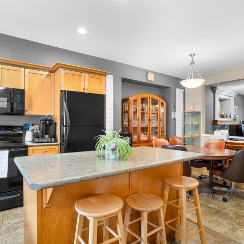 Photo 9 at 23635 Dewdney Trunk Road, East Central, Maple Ridge Photo 9 at 23635 Dewdney Trunk Road, East Central, Maple Ridge