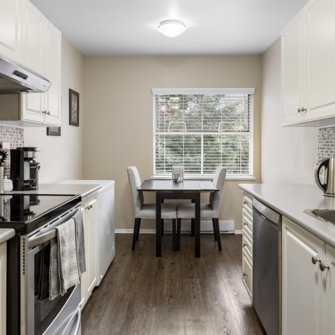 Photo 5 at 28 - 5666 208 Street, Langley City, Langley Photo 5 at 28 - 5666 208 Street, Langley City, Langley