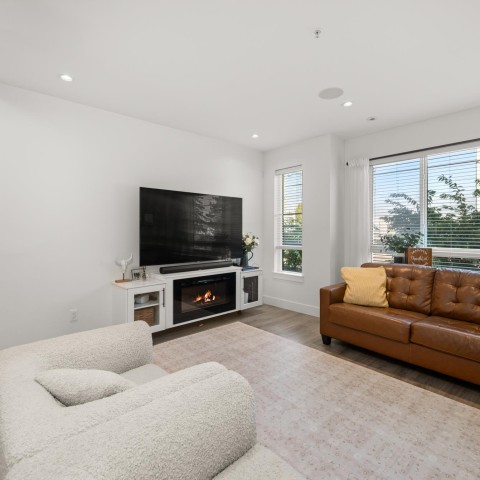 Photo 6 at 5 - 19624 56 Avenue, Langley City, Langley Photo 6 at 5 - 19624 56 Avenue, Langley City, Langley